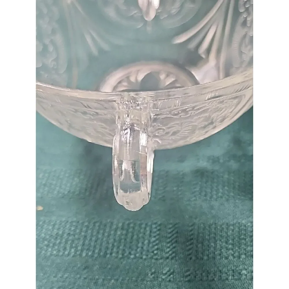 Hazel-Atlas Royal Lace Cream Soup Bowl